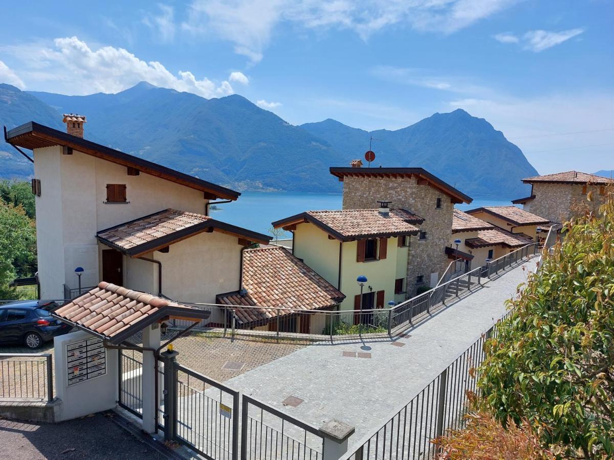 Iseo Lake Villa Con Vista Lago E Piscina Costa Volpino Exterior foto